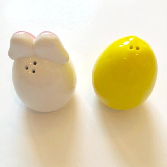 Easter decor, Bunny & Chick, Ceramic, Salt & Pepper Shakers - Picture 2 of 7